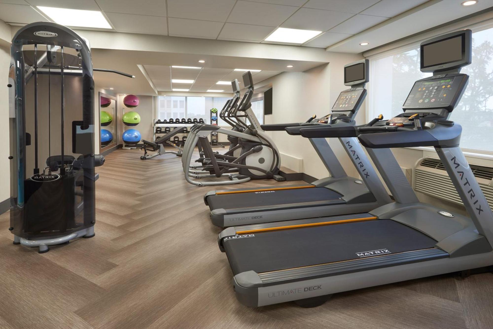 Four Points By Sheraton Windsor Downtown Екстер'єр фото