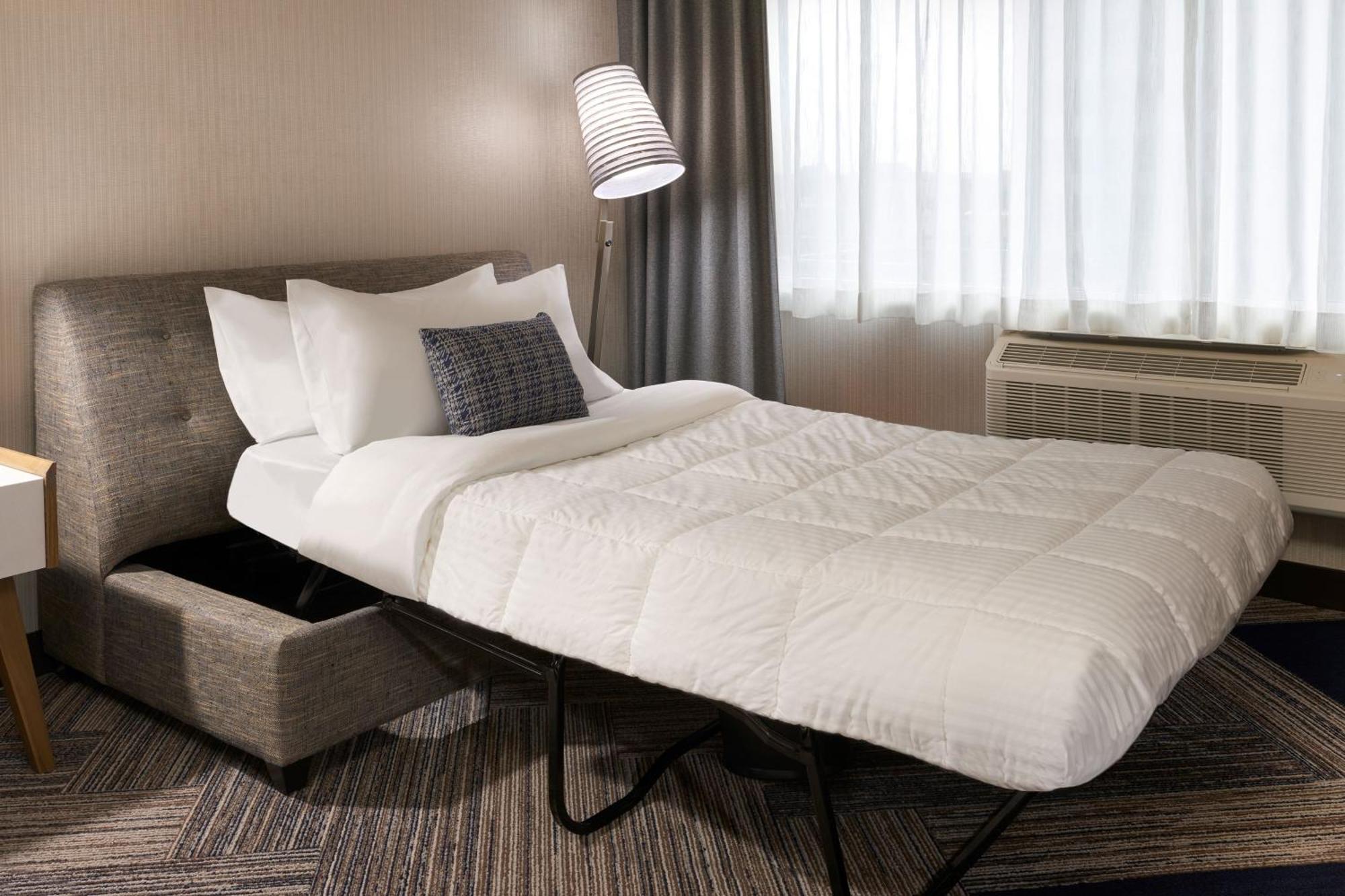 Four Points By Sheraton Windsor Downtown Екстер'єр фото